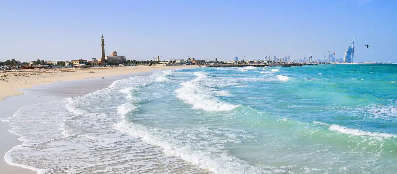 Discover the Splendor of Beachfront Communities in Dubai